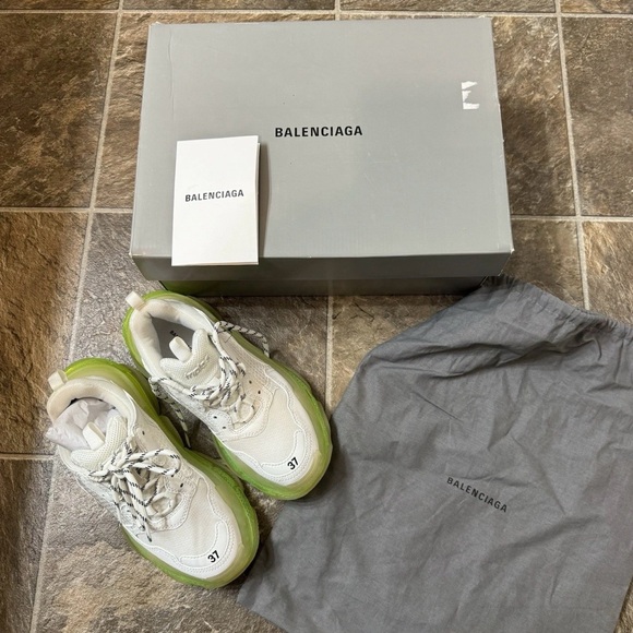 NIB Balenciaga White Triple S Clear Sole Sneakers Size US 7 EU 37 Women - Picture 10 of 11